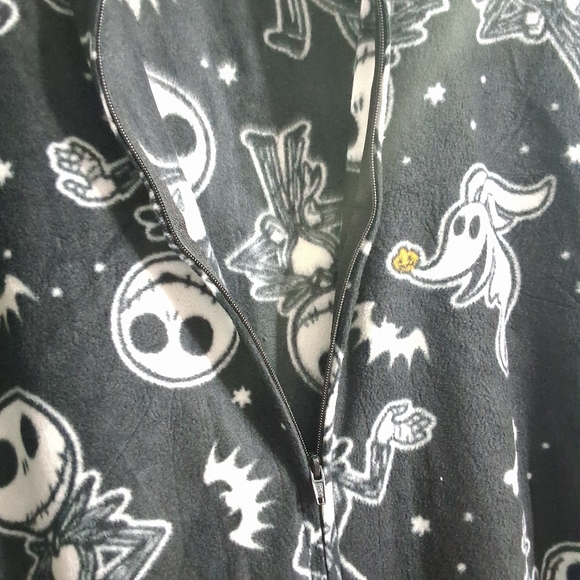 Disney The Nightmare Before Christmas Boys Onesie Pajama, Size 6/7, NWT - Picture 3 of 5